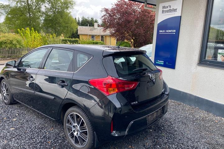 undefined Toyota Auris fra 2012