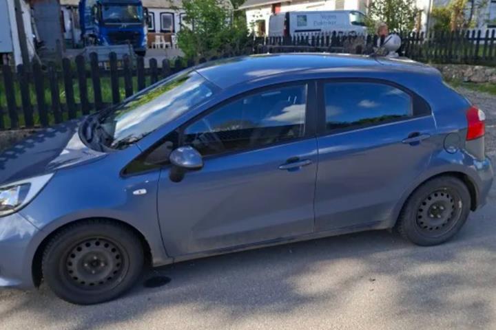 Blå Kia Rio fra 2015