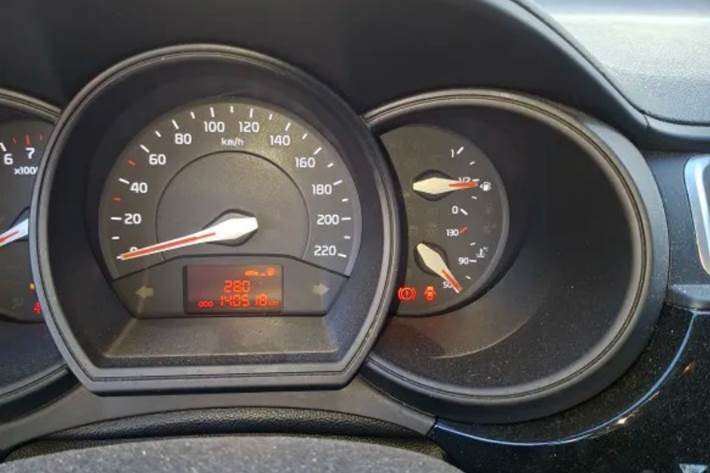 Blå Kia Rio fra 2015