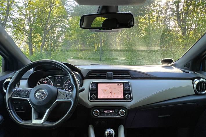 Blå Nissan Micra fra 2021