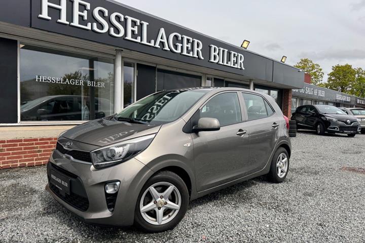 Orange Kia Picanto fra 2018 set udefra