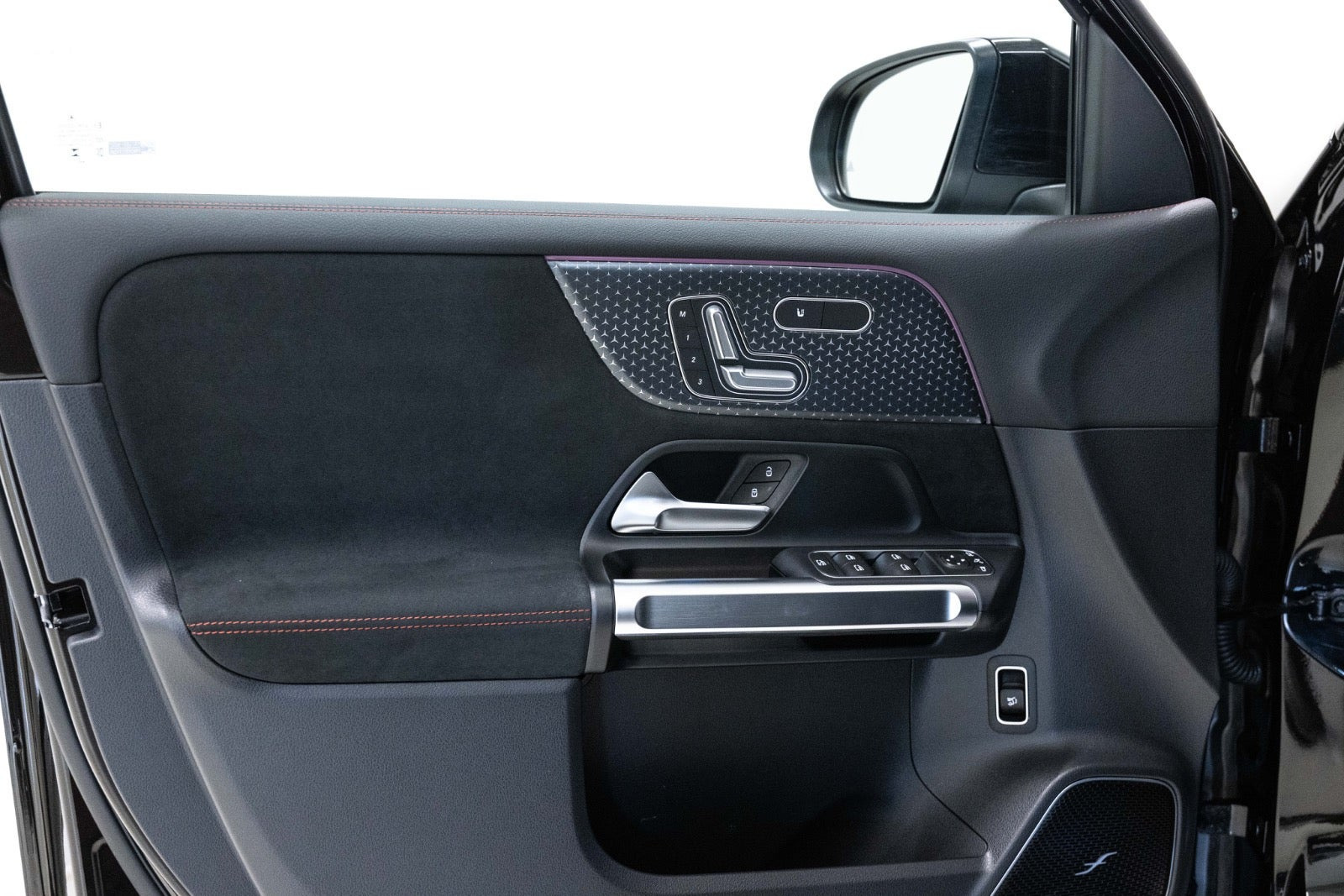 Sort Mercedes EQB250+ fra 2026