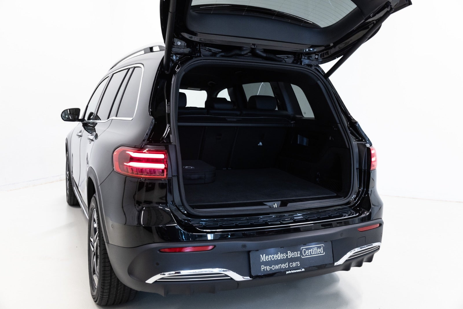 Sort Mercedes EQB250+ fra 2026