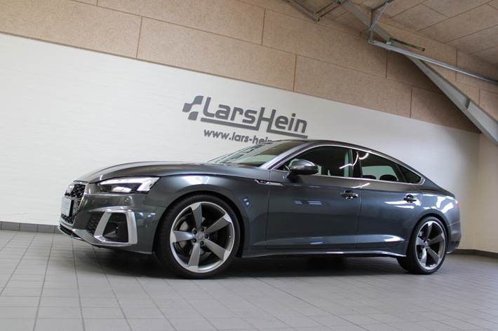 Grå Audi A5 fra 2020