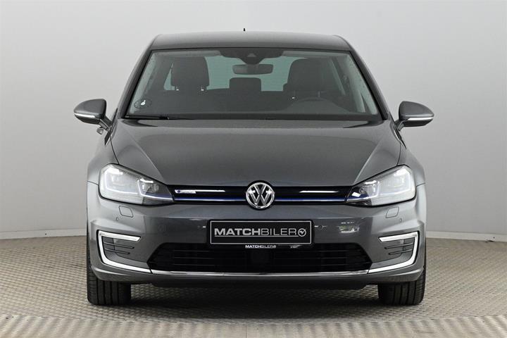Grå VW Golf fra 2019