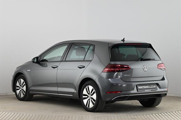 Grå VW Golf fra 2019