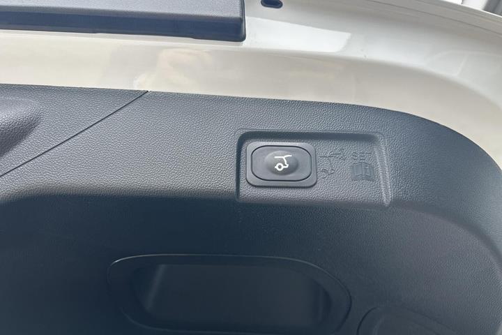 Hvid Ford Puma fra 2025