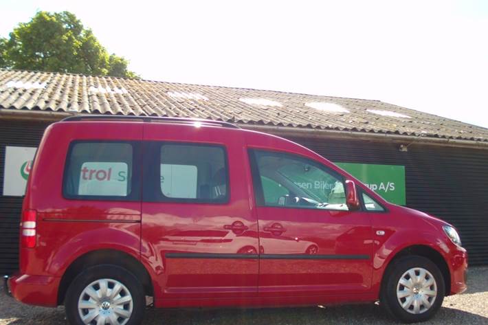 Rød VW Caddy fra 2011