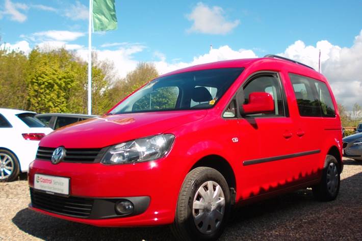 Rød VW Caddy fra 2011
