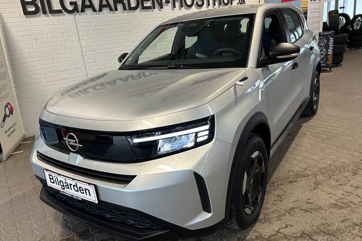 Sølv Opel Frontera fra 2025 set udefra