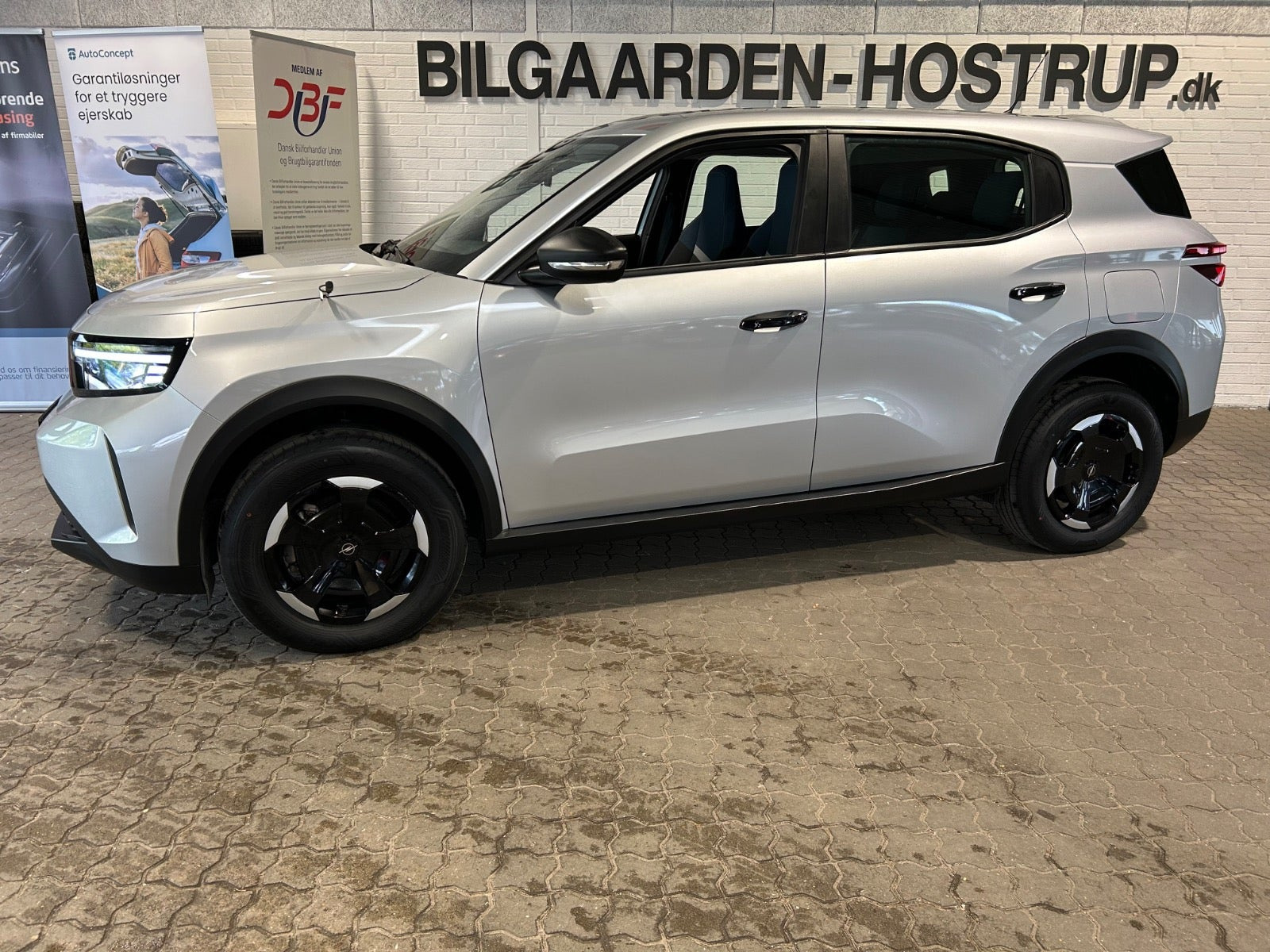 Sølv Opel Frontera fra 2025
