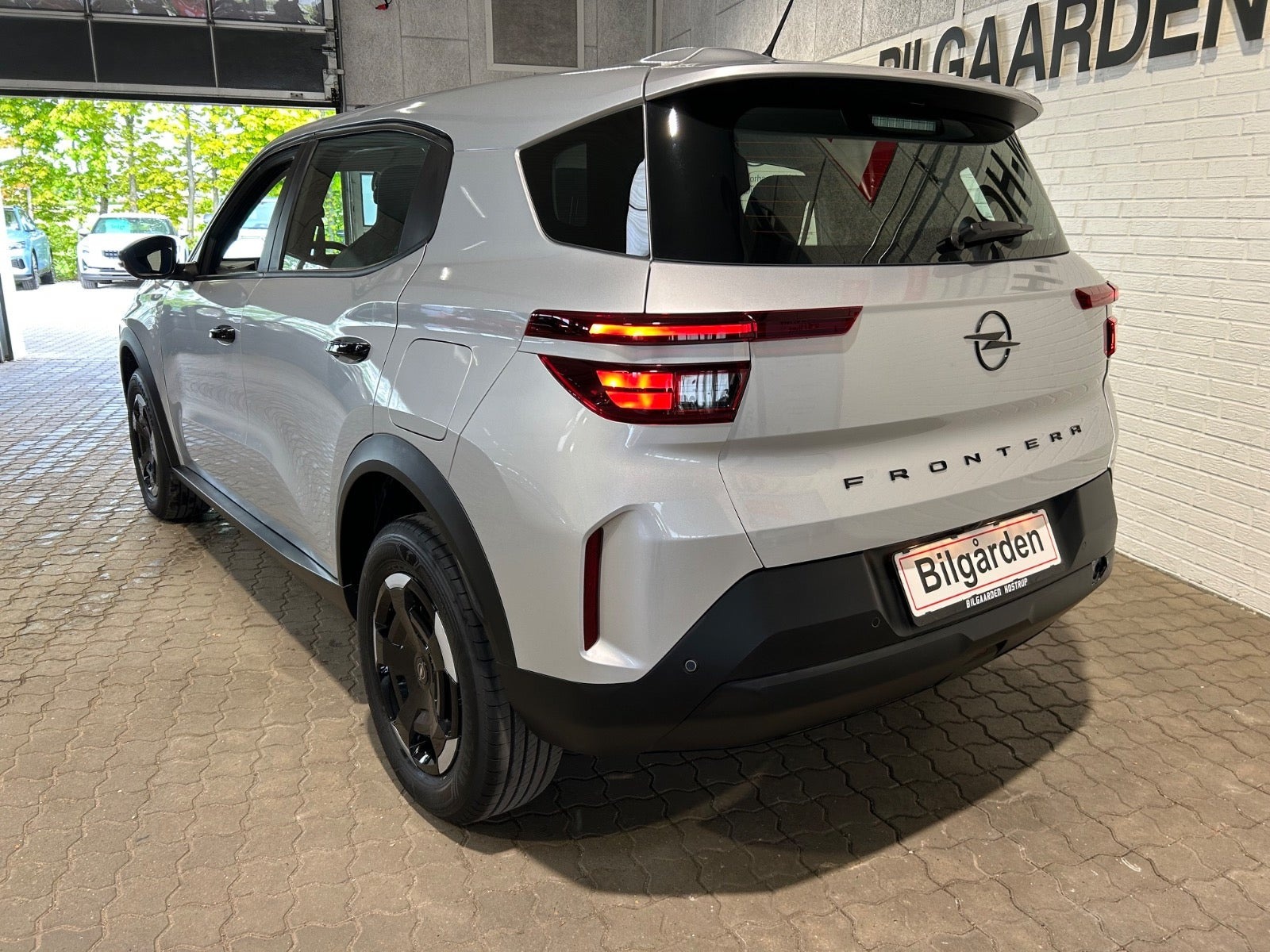 Sølv Opel Frontera fra 2025