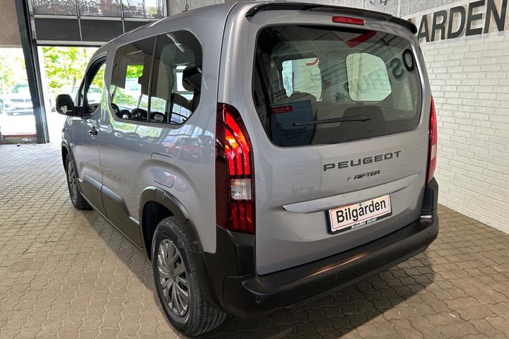 Grå Peugeot e-Rifter fra 2024