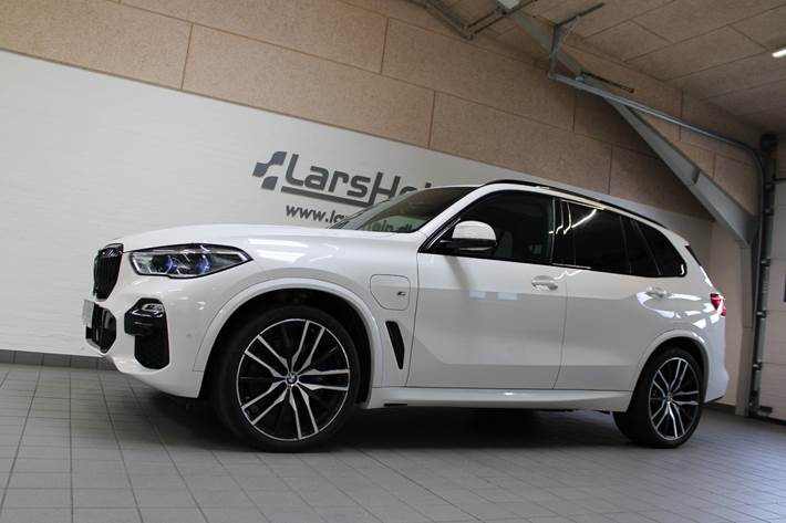 Hvid BMW X5 fra 2021
