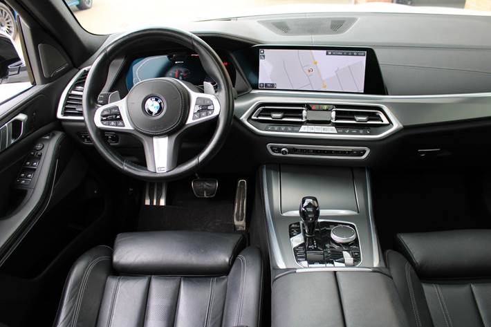 Hvid BMW X5 fra 2021