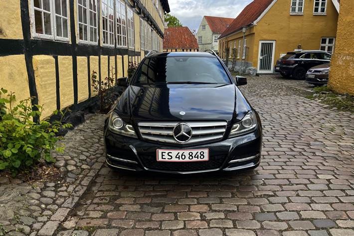 Grå Mercedes C-Klasse fra 2013