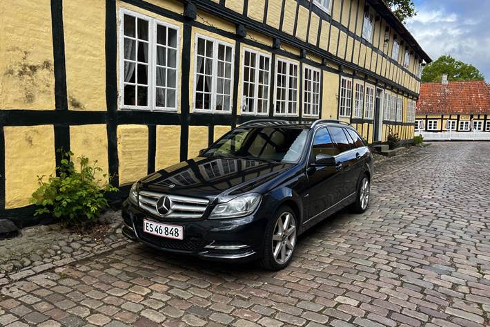 Grå Mercedes C-Klasse fra 2013