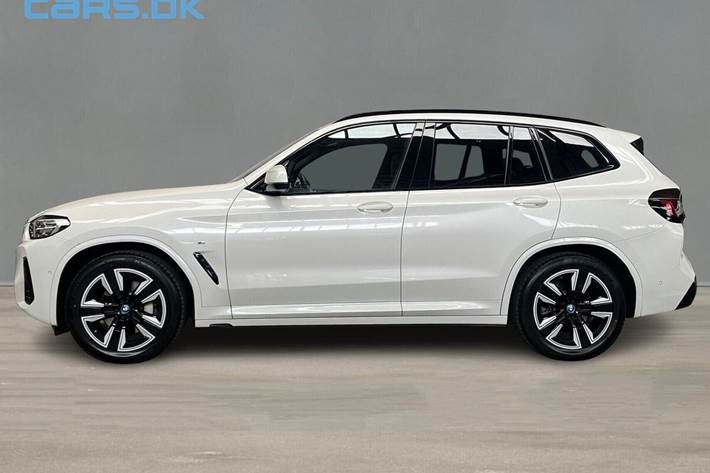 Hvid BMW iX3 fra 2023