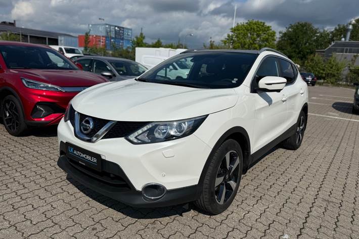 Hvid Nissan Qashqai fra 2017