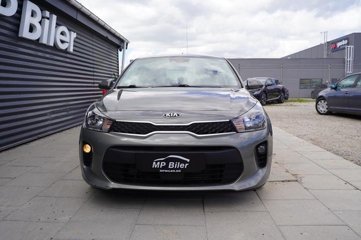 Grøn Kia Rio fra 2017