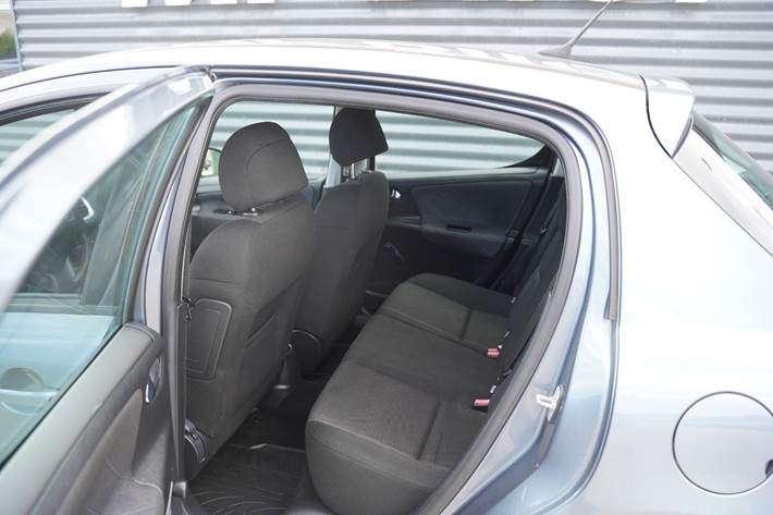 Grå Peugeot 207 fra 2007
