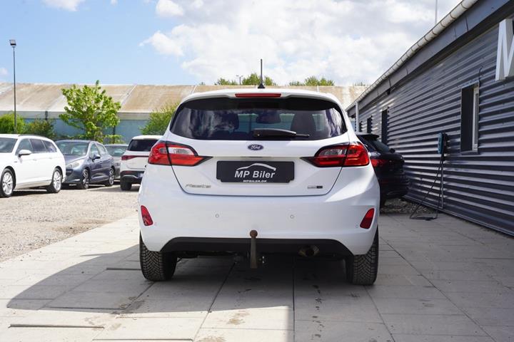 Hvid Ford Fiesta fra 2022