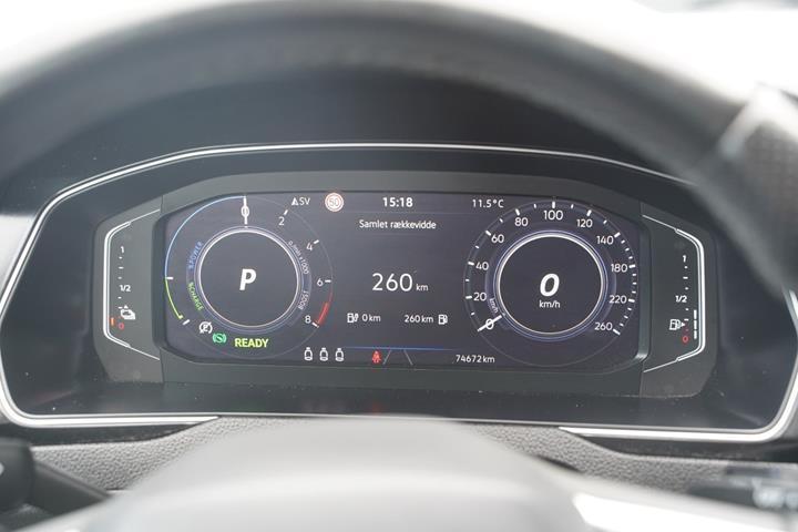 Hvid VW Passat fra 2021