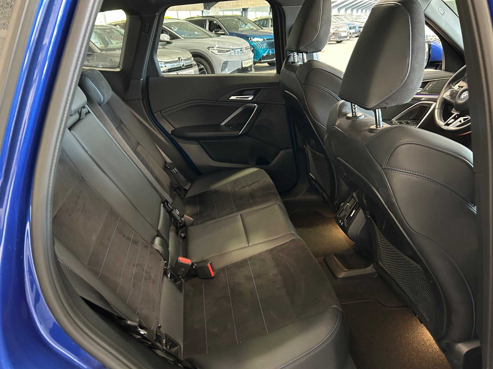 Blå BMW iX1 fra 2024