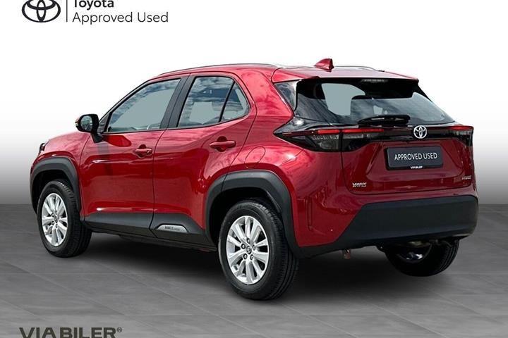 Rød Toyota Yaris Cross fra 2022