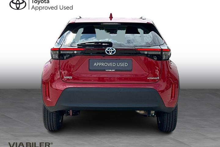 Rød Toyota Yaris Cross fra 2022