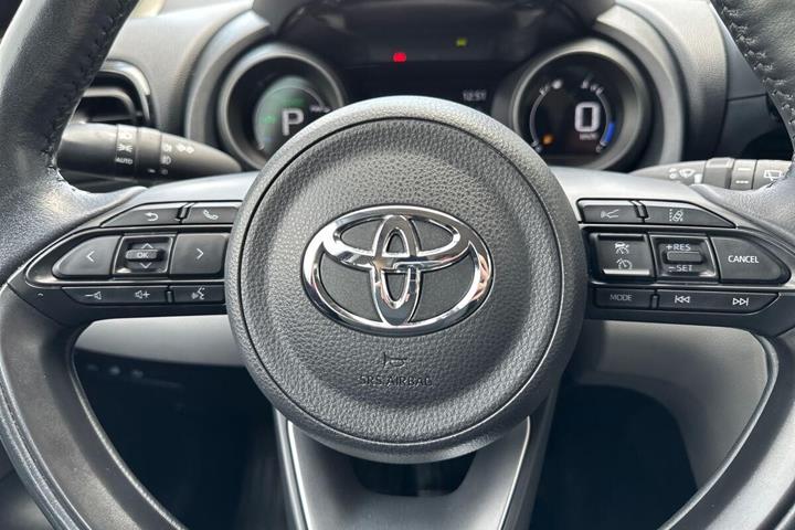 Rød Toyota Yaris Cross fra 2022