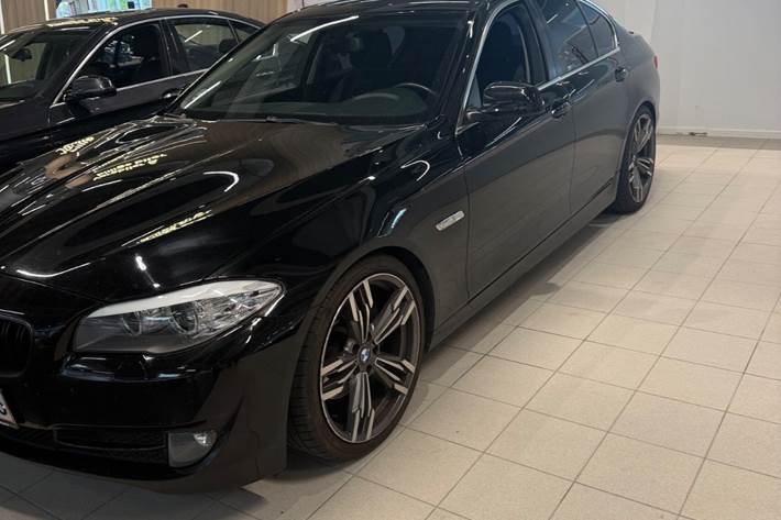 Sort BMW 520d fra 2013
