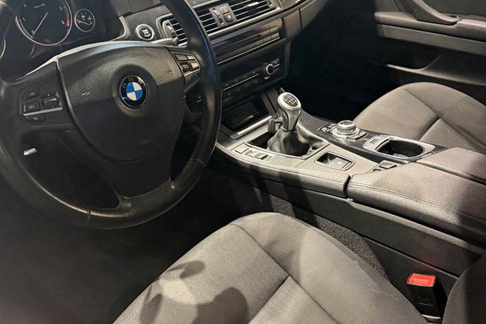 Sort BMW 520d fra 2013