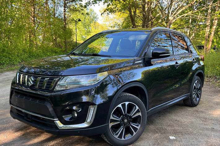 Sort Suzuki Vitara fra 2020