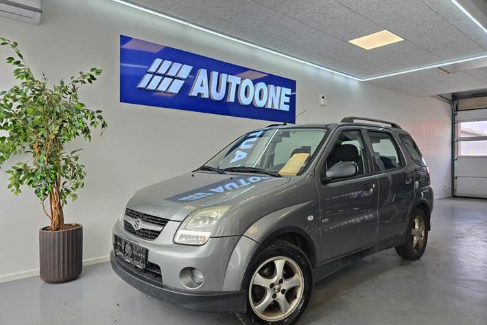 Grå Suzuki Ignis fra 2007 set udefra