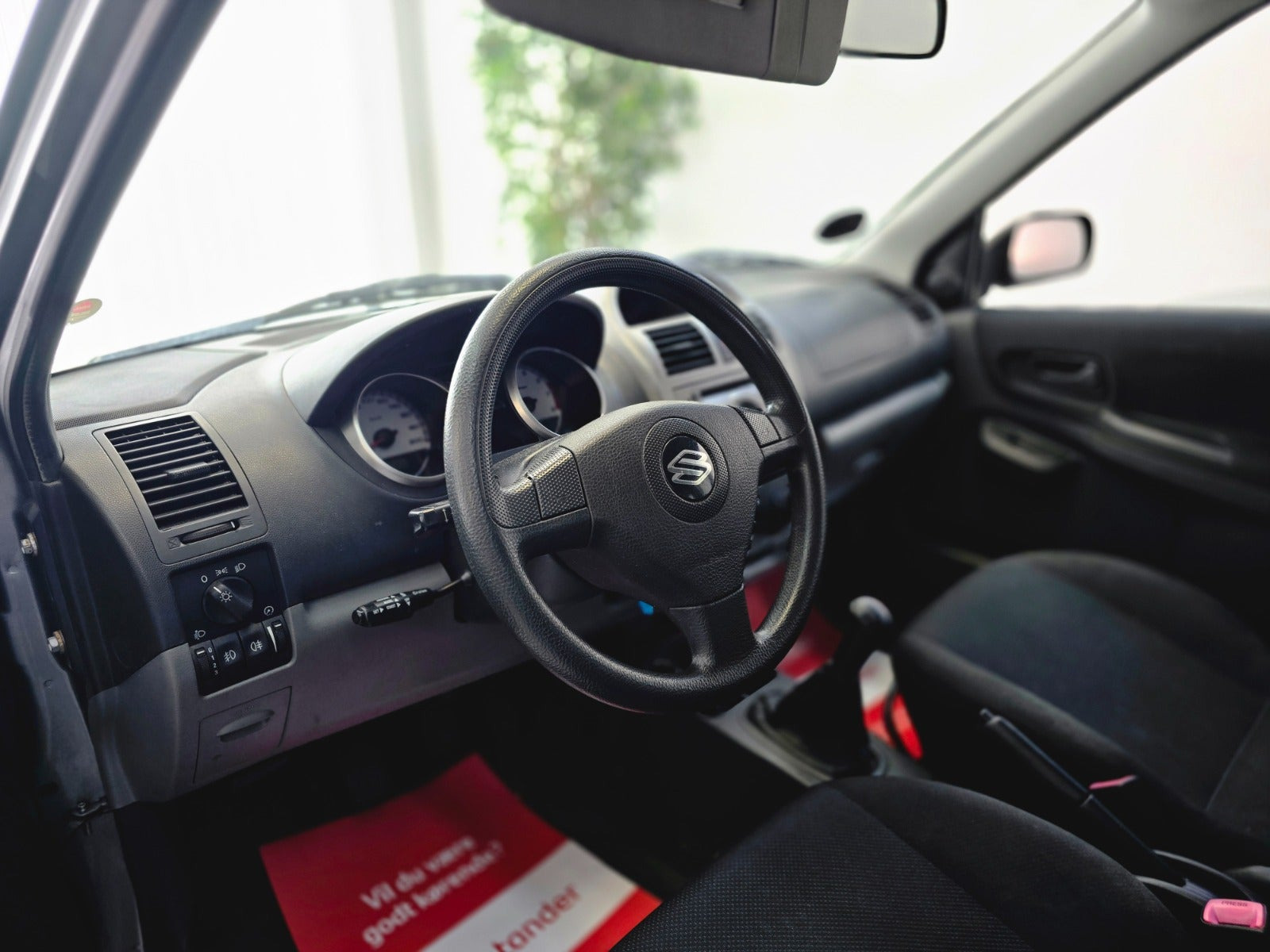 Grå Suzuki Ignis fra 2007