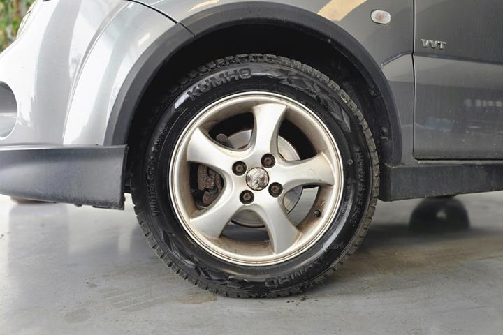 Grå Suzuki Ignis fra 2007