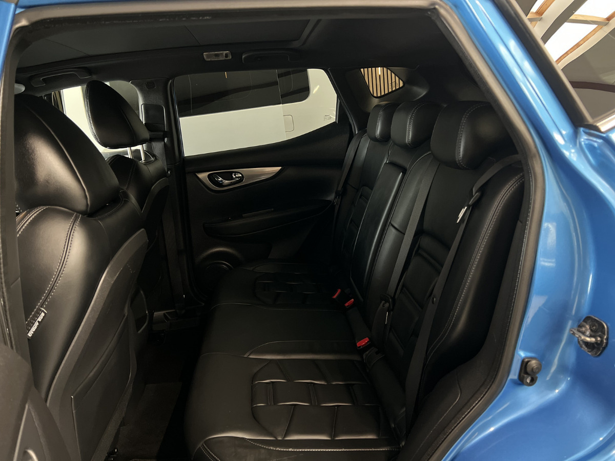 Blå Nissan Qashqai fra 2019