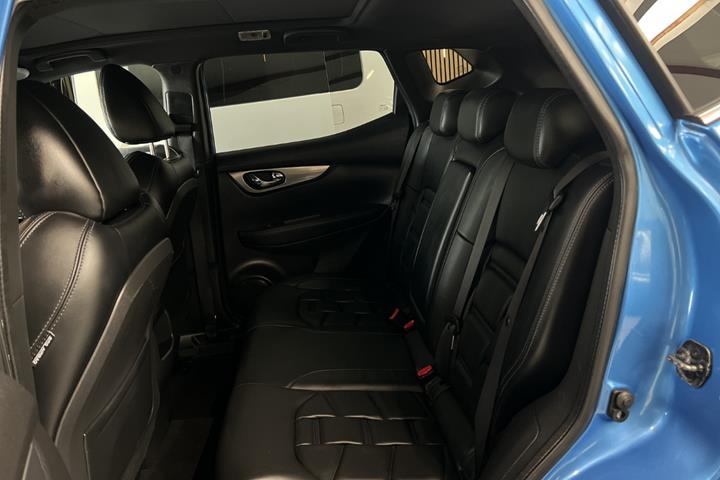 Blå Nissan Qashqai fra 2019