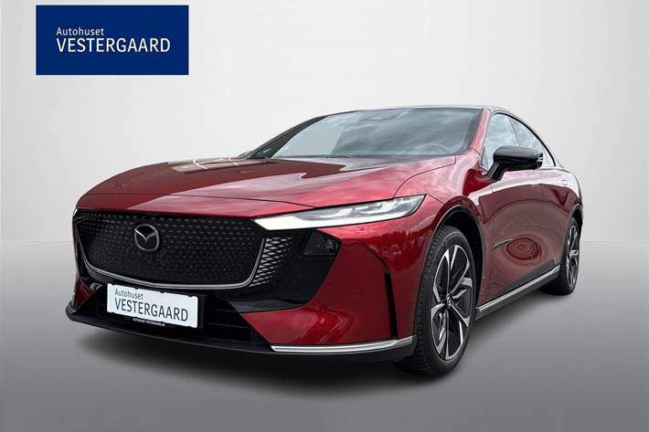 Rød Mazda 6e fra 2025 set udefra