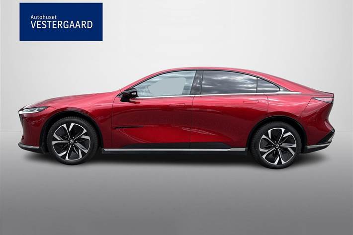 Rød Mazda 6e fra 2025