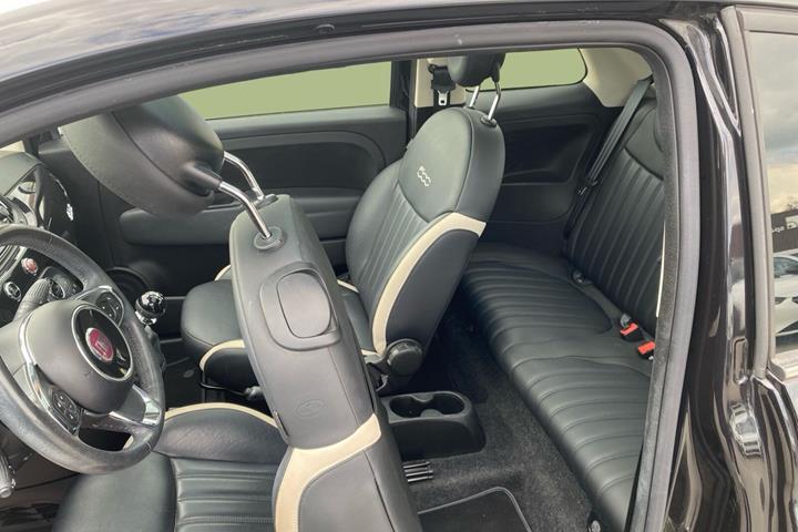 Sort Fiat 500 fra 2019