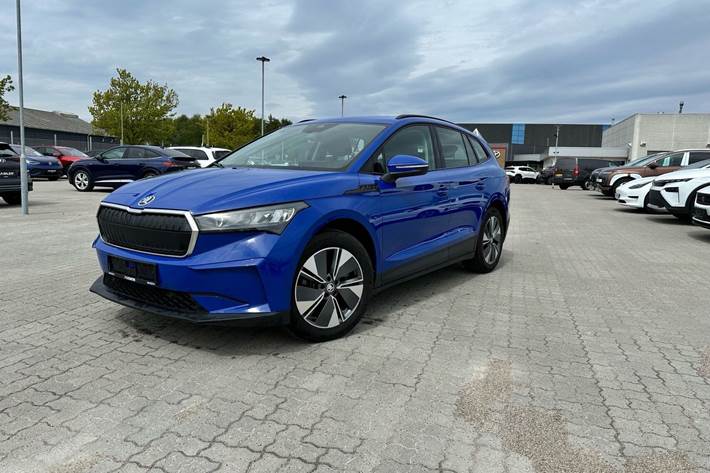 Blå Skoda Enyaq fra 2024