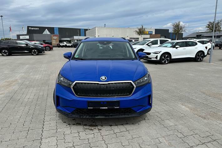 Blå Skoda Enyaq fra 2024