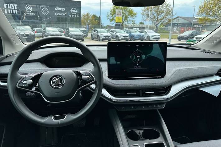 Blå Skoda Enyaq fra 2024