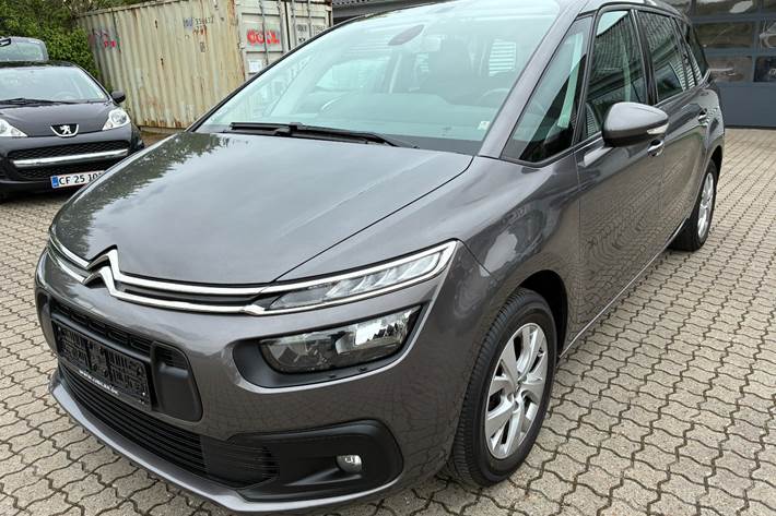 Grå Citroën Grand C4 Picasso fra 2017 set udefra