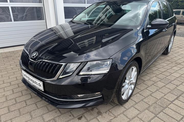 Sort Skoda Octavia fra 2018