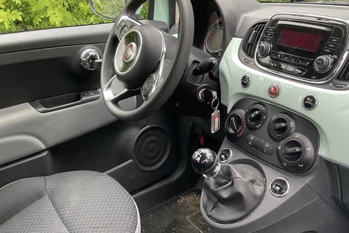 Grøn Fiat 500C fra 2018