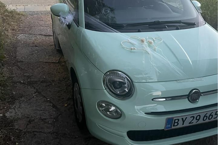 Grøn Fiat 500C fra 2018