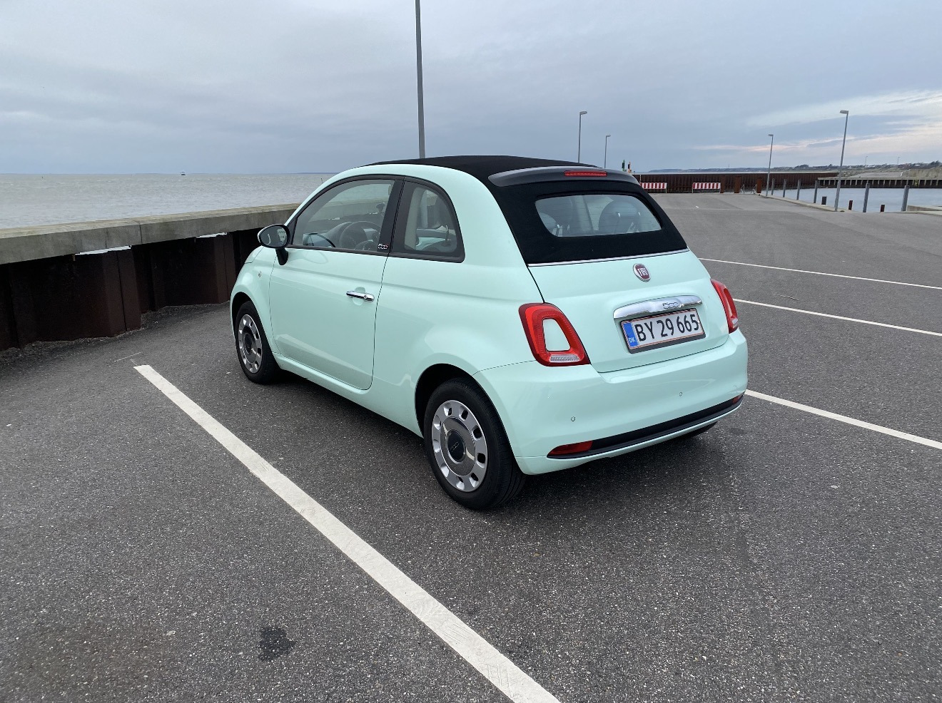 Grøn Fiat 500C fra 2018